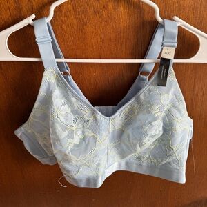 NWT Wireless Penningtons bra